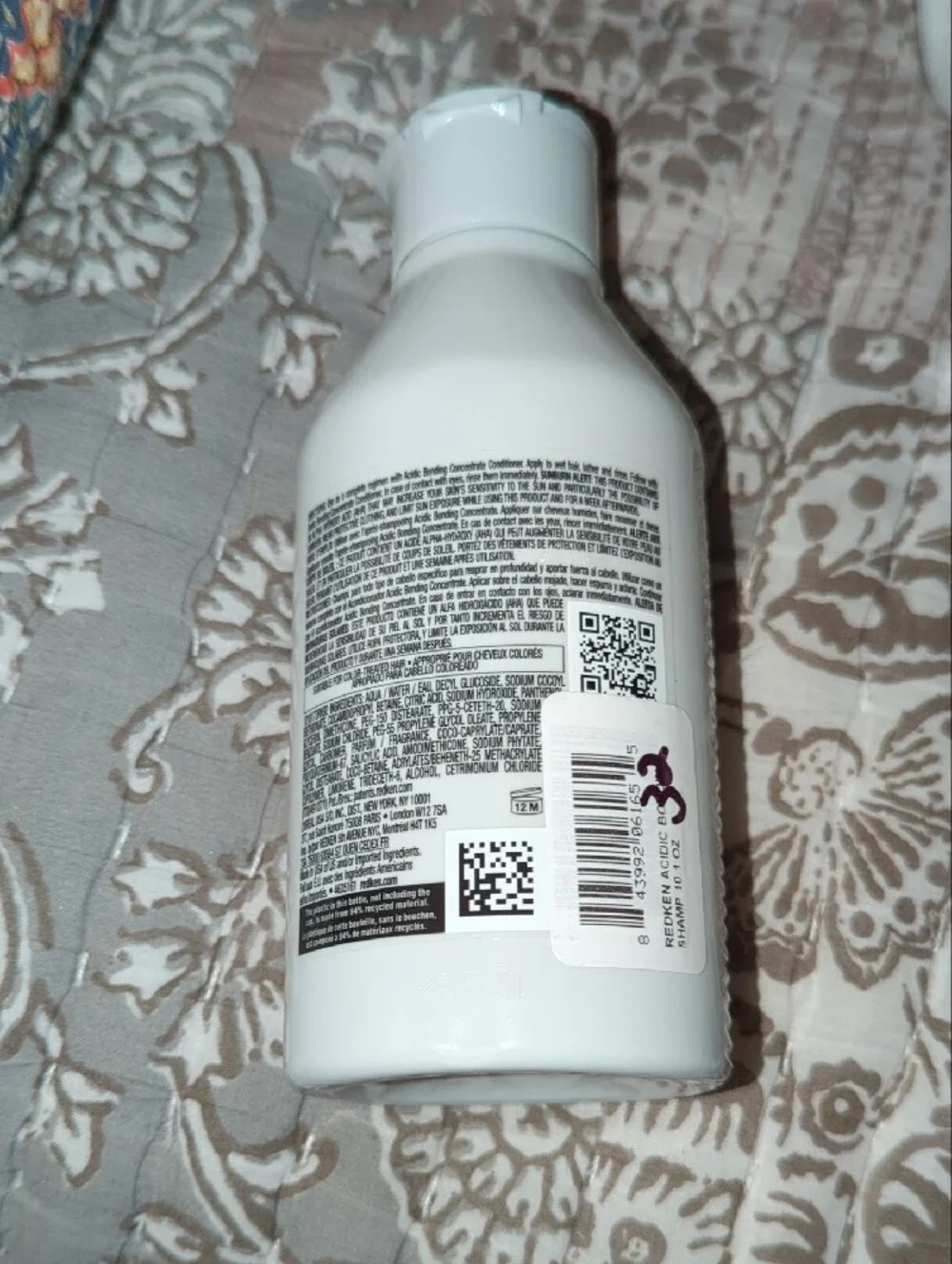 Redken Acidic Bonding Concentrate Shampoo - White with Holographic Label